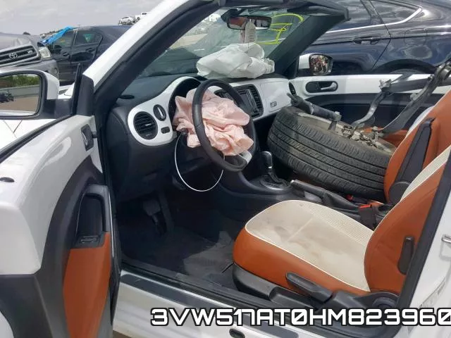 3VW517AT0HM823960_5.webp