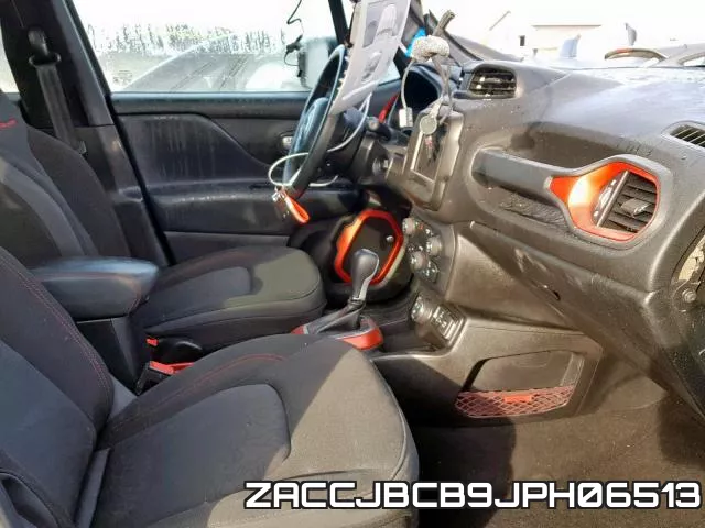 ZACCJBCB9JPH06513_5.webp
