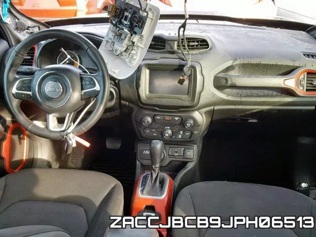 ZACCJBCB9JPH06513_9.webp