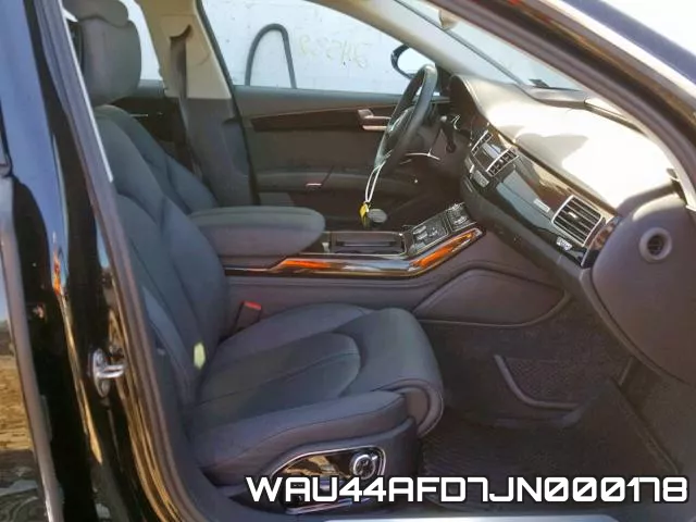 WAU44AFD7JN000178_5.webp