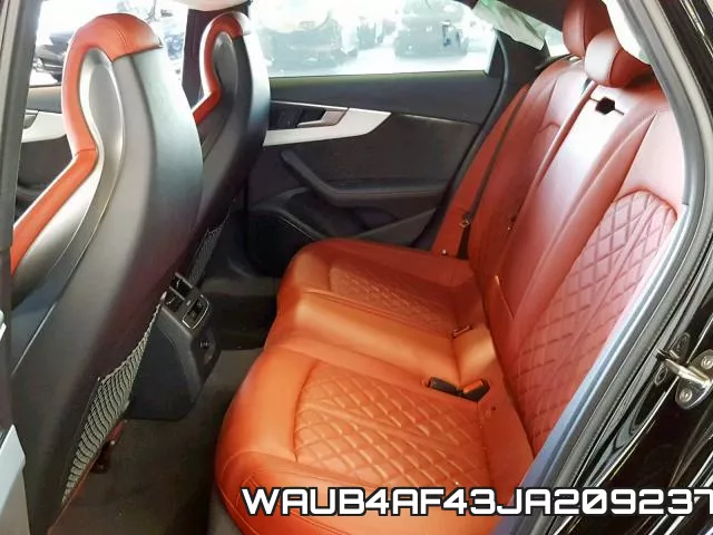 WAUB4AF43JA209237_6.webp