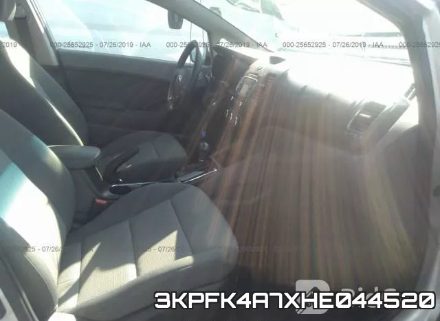 3KPFK4A7XHE044520_5.webp