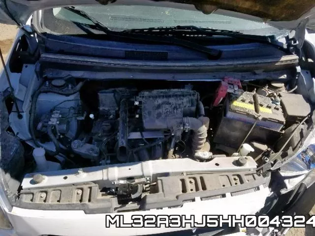 ML32A3HJ5HH004324_7.webp