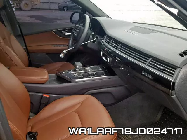 WA1LAAF78JD024717_5.webp