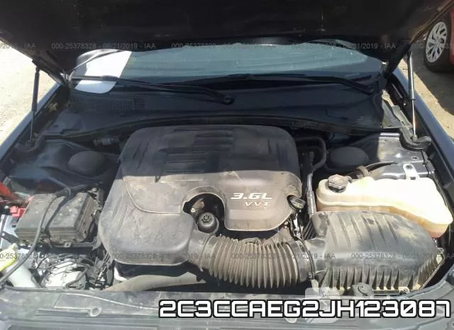 2C3CCAEG2JH123087_10.webp