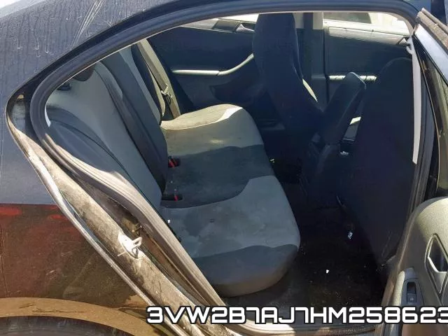 3VW2B7AJ7HM258623_6.webp