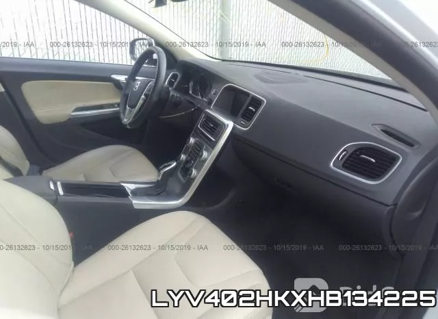 LYV402HKXHB134225