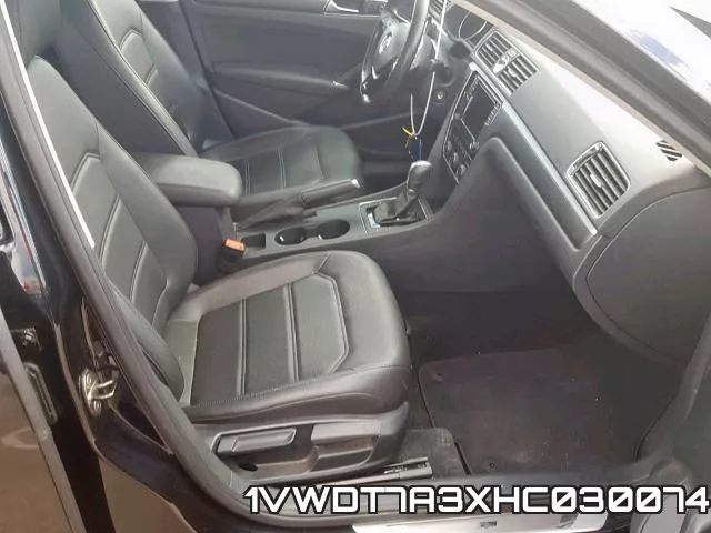 1VWDT7A3XHC030074_5.webp