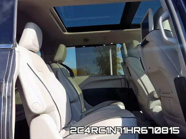 2C4RC1N71HR670815_6.webp