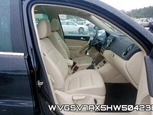 WVGSV7AX5HW504238_5.webp
