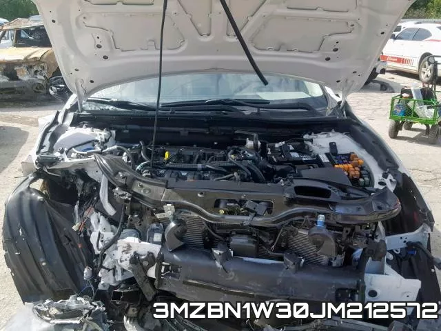3MZBN1W30JM212572_7.webp