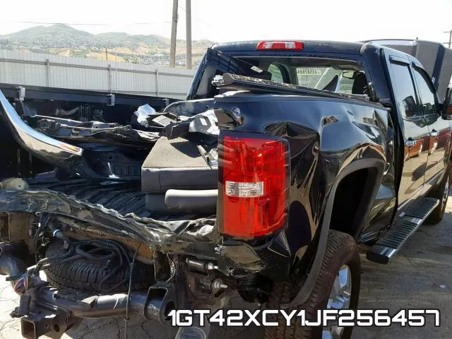 1GT42XCY1JF256457_9.webp