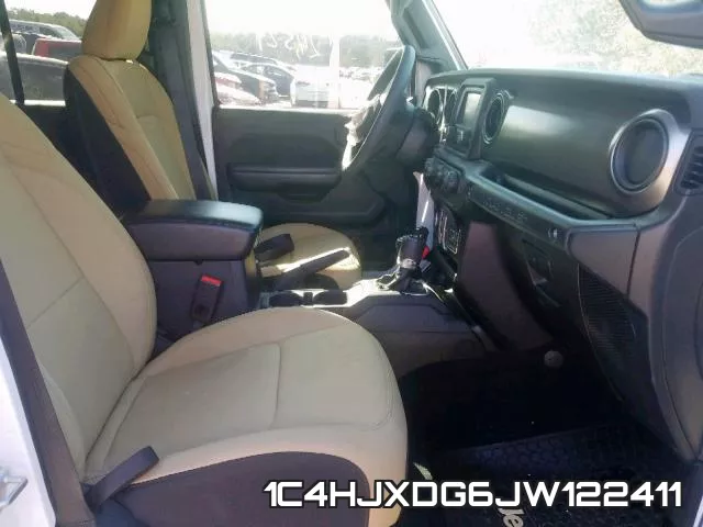 1C4HJXDG6JW122411_5.webp