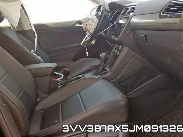 3VV3B7AX5JM091326_5.webp