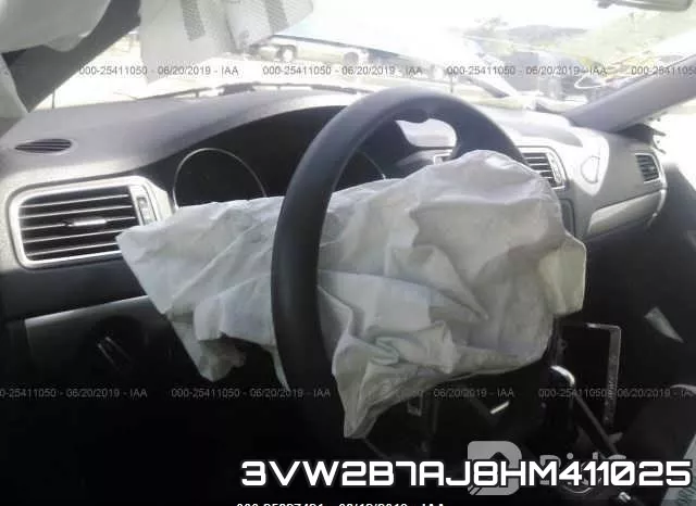 3VW2B7AJ8HM411025_5.webp