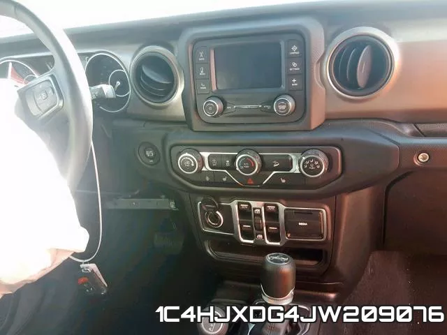 1C4HJXDG4JW209076_9.webp