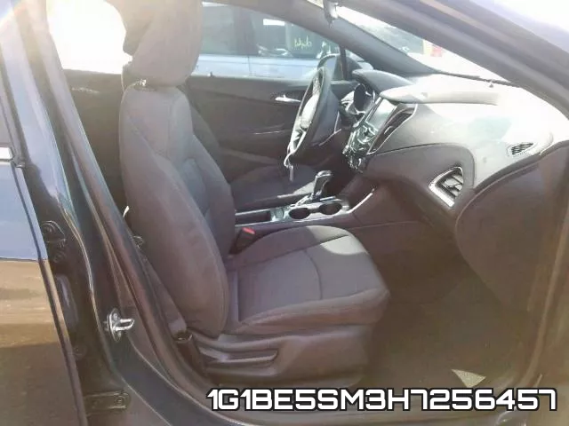 1G1BE5SM3H7256457_5.webp