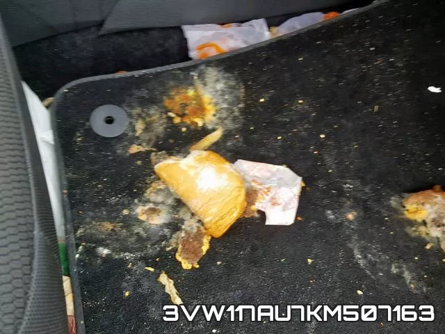 3VW117AU7KM507163_9.webp