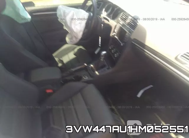3VW447AU1HM052551_5.webp