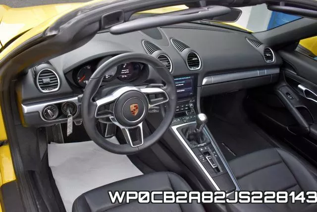 WP0CB2A82JS228143_7.webp