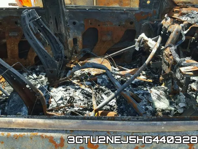 3GTU2NEJ5HG440328_5.webp