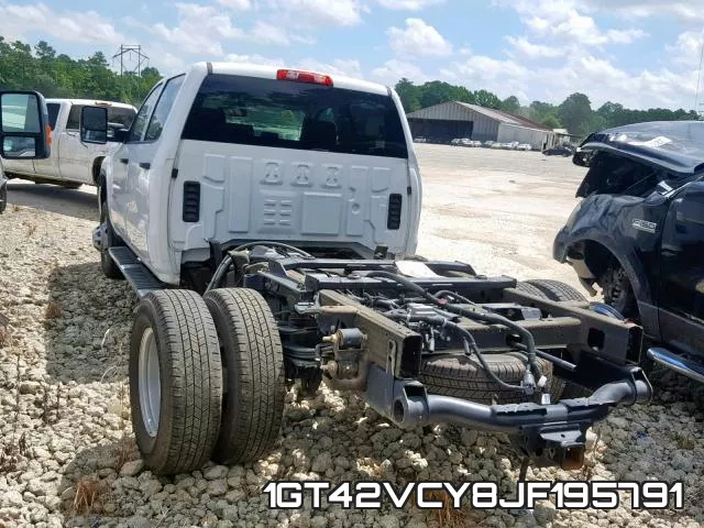 1GT42VCY8JF195791_3.webp