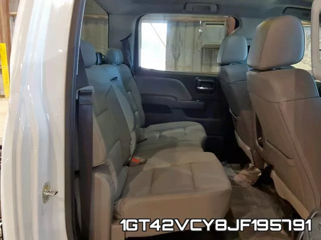 1GT42VCY8JF195791_6.webp