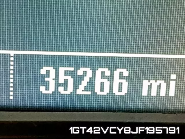 1GT42VCY8JF195791_8.webp