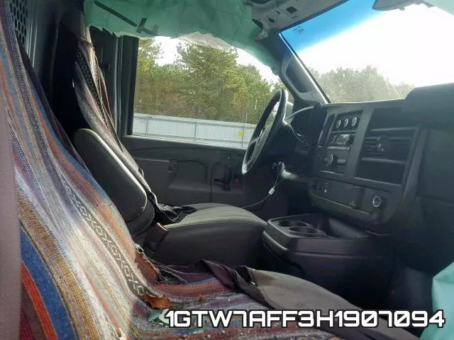 1GTW7AFF3H1907094_5.webp