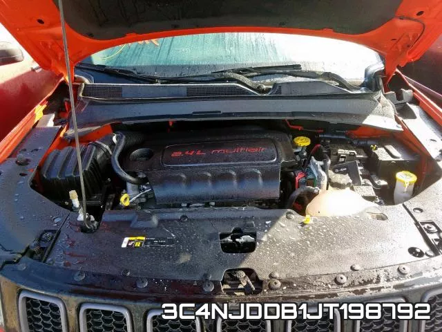 3C4NJDDB1JT198792_7.webp
