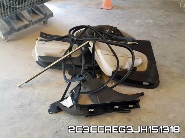2C3CCAEG3JH151318_9.webp