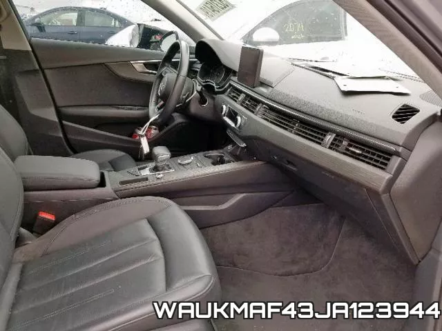 WAUKMAF43JA123944_5.webp