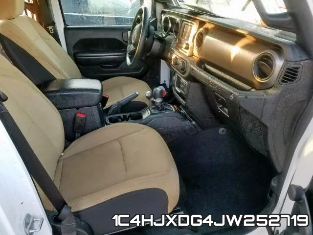 1C4HJXDG4JW252719_5.webp