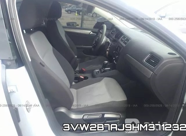3VW2B7AJ9HM371232_5.webp