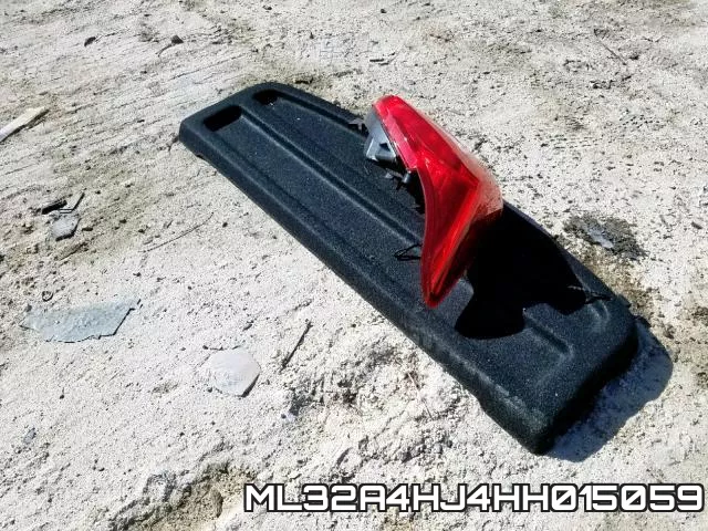 ML32A4HJ4HH015059_9.webp