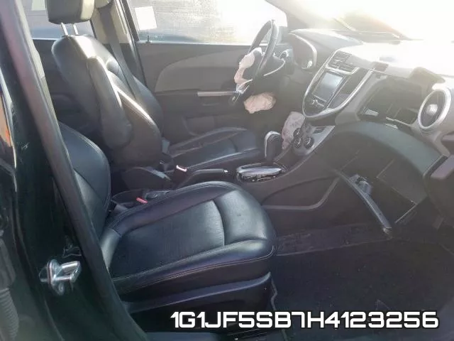 1G1JF5SB7H4123256_5.webp