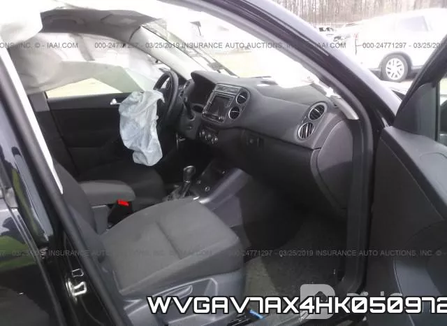 WVGAV7AX4HK050972_5.webp