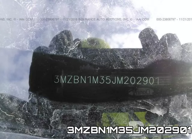 3MZBN1M35JM202901