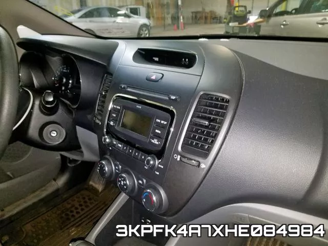 3KPFK4A7XHE084984_9.webp