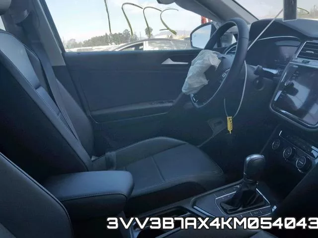 3VV3B7AX4KM054043_5.webp