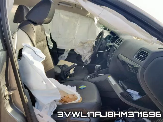 3VWL17AJ8HM371696_5.webp