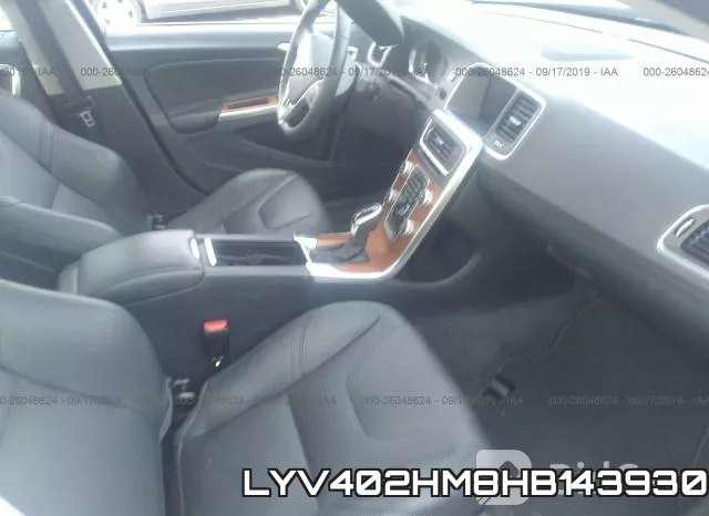 LYV402HM8HB143930_5.webp