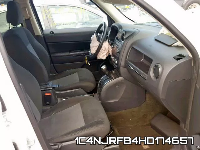 1C4NJRFB4HD174657_5.webp