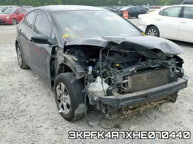 3KPFK4A7XHE070440_1.webp