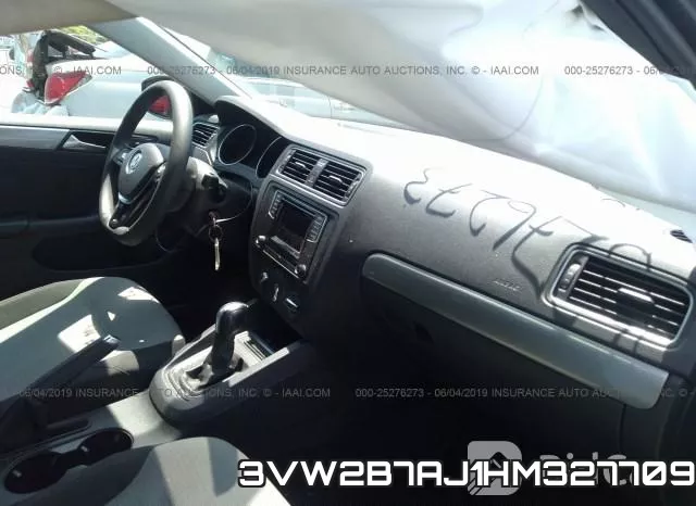 3VW2B7AJ1HM327709_5.webp