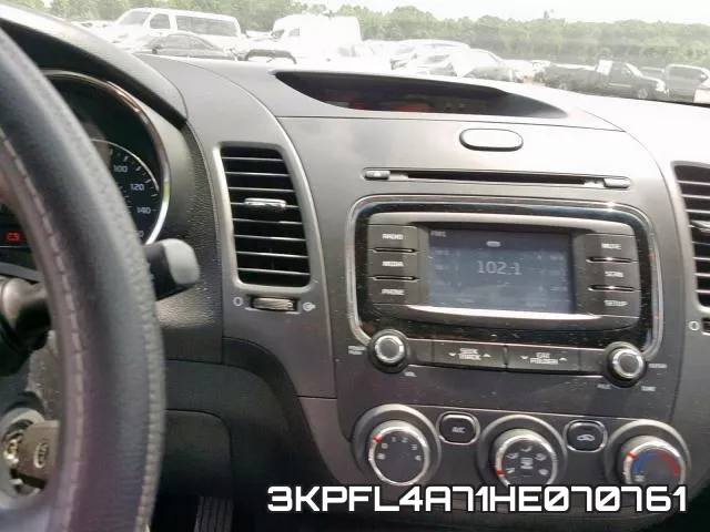 3KPFL4A71HE070761_9.webp