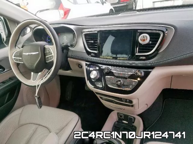2C4RC1N70JR124741_9.webp