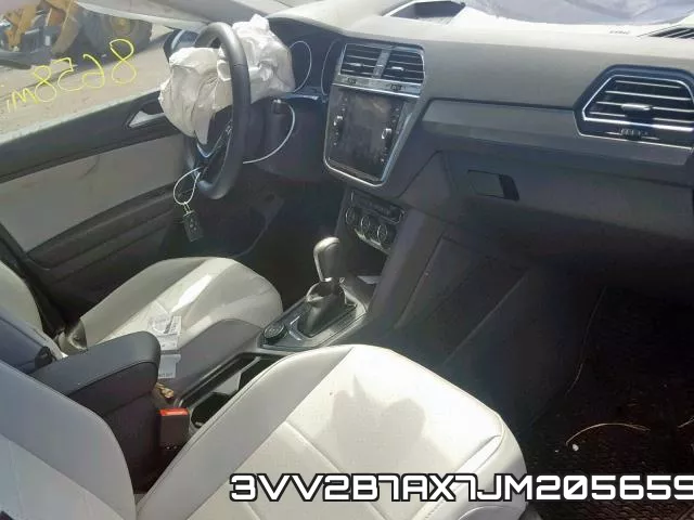3VV2B7AX7JM205659_5.webp