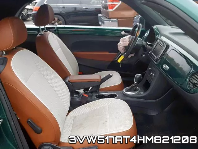 3VW517AT4HM821208_5.webp