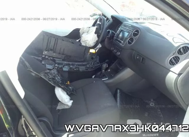 WVGAV7AX3HK044712_5.webp
